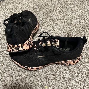 Brooks Womens running shoes